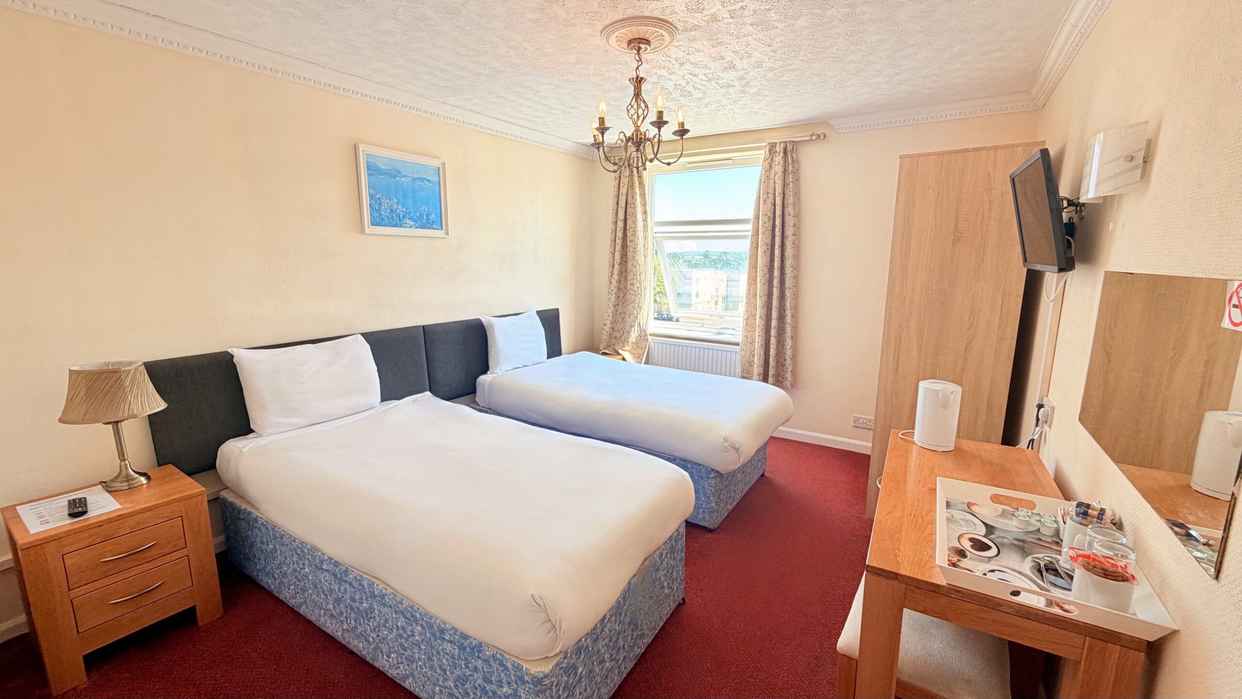Twin Room - another view